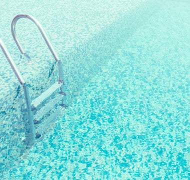 How to pack to the swimming pool?